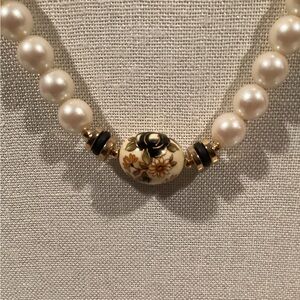 Pearl and Floral Bead Necklace